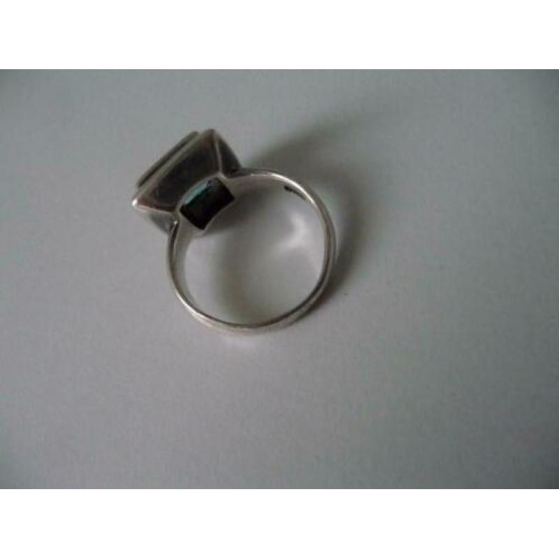 Fraaie mass.oud zilv.(925) ring met aquamarijn
