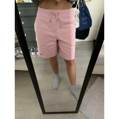 Roze Daily paper short: medium