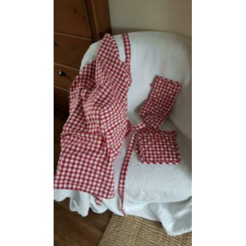 Keukenschort ovenwant en 2 pannelappen rood wit geruit