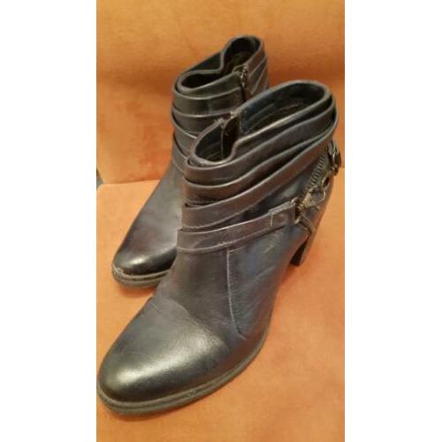 Donkerblauw enkellaarsje MJUS maat 38