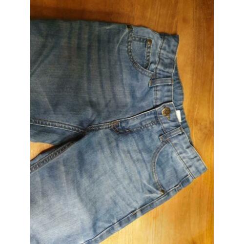 Jongenskleding MT 146-152 broeken en sweater