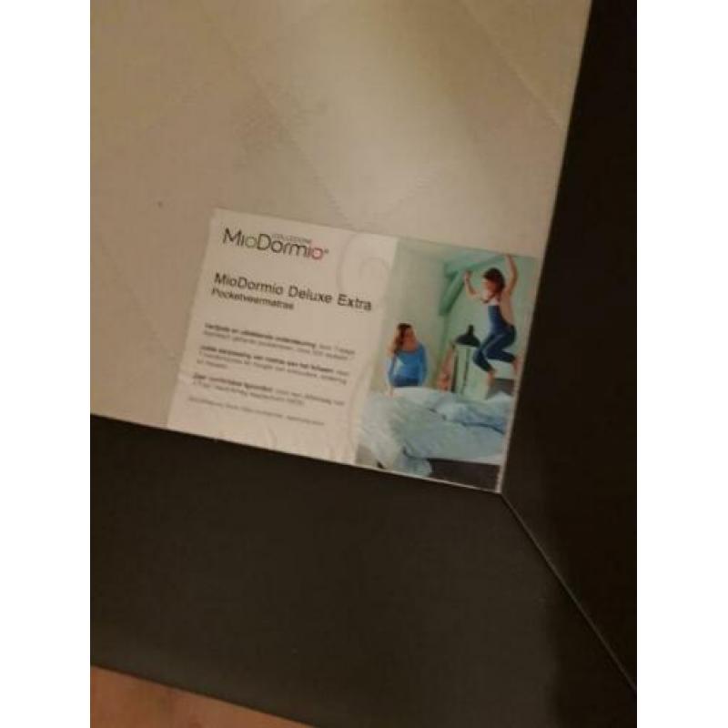Twee goede matrassen 70*200 + topmatras 140*200 zgan