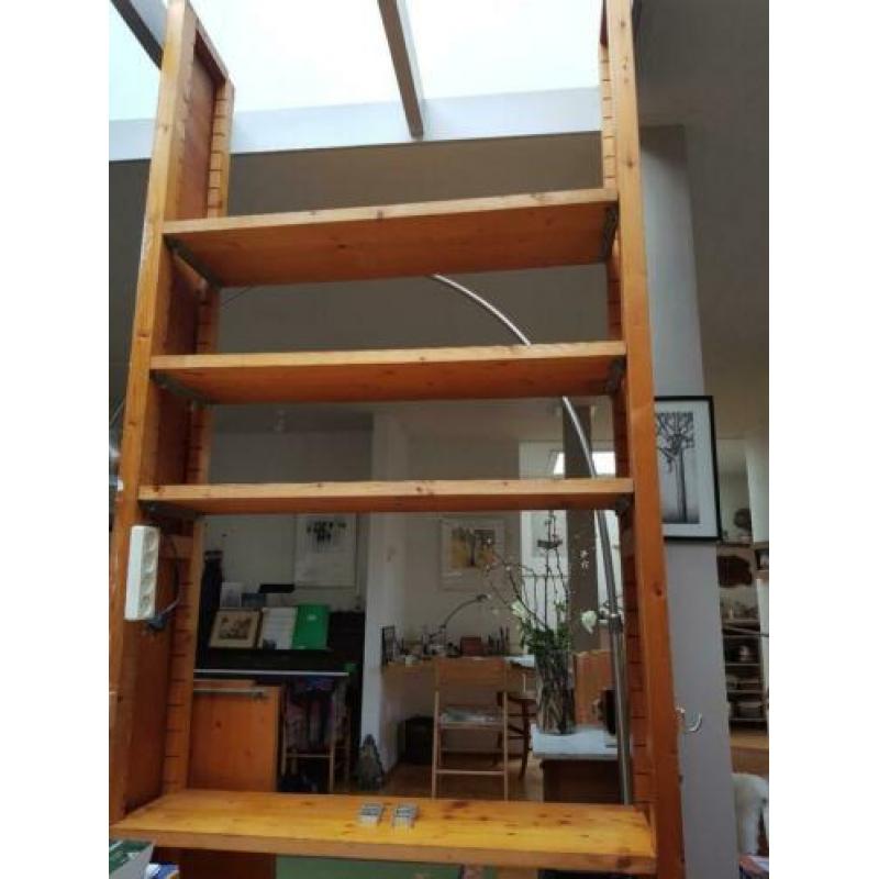 solide houten Bruynzeel Monta boekenrek / magazijnstelling