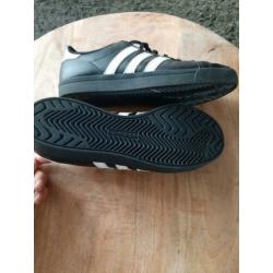 Addidas sneakers jongen