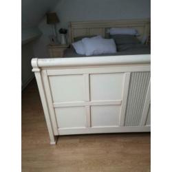 Gaaf brocante stevig 2 persoonsbed. Hout. Antiek