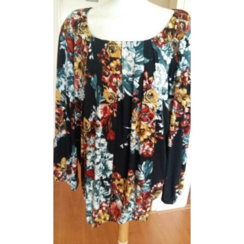 Prachtige blouse; magna (52-54) nieuw.