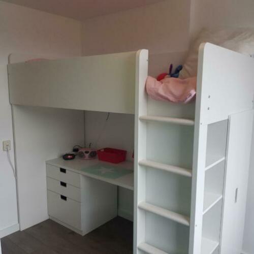 Zgan hoogslaper met kast en bureau