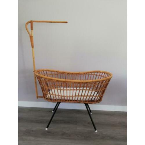Vintage rotan wiegje