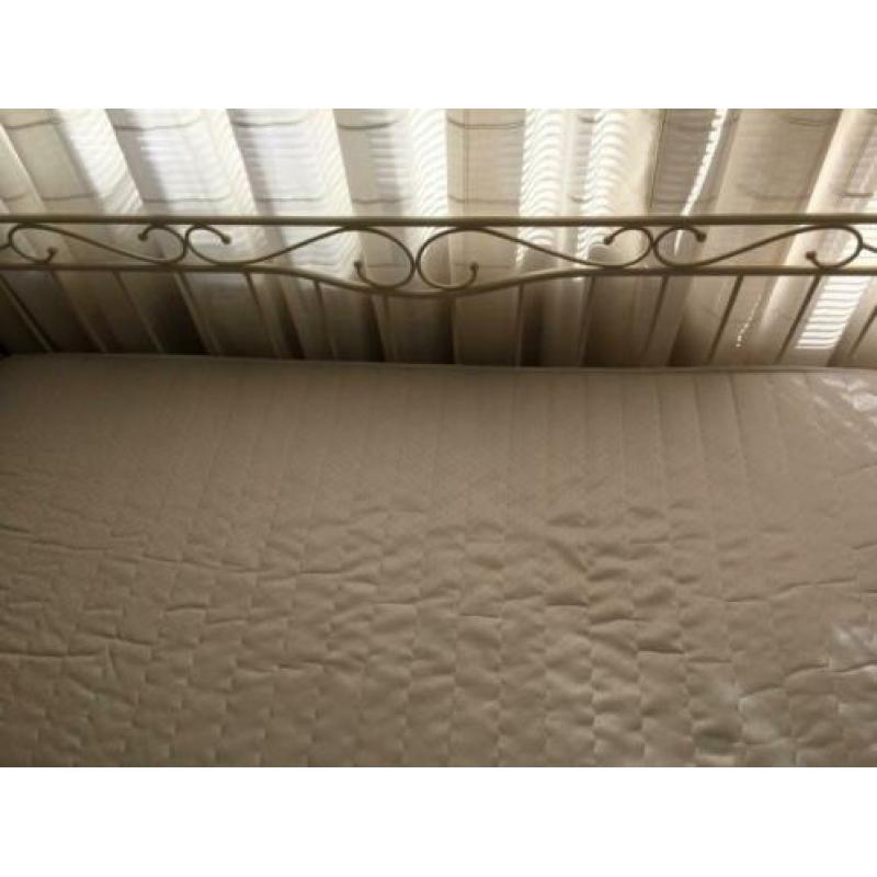 1 persoonsbed 90x200 met matras