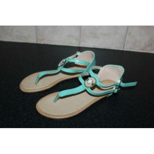 Boho style vlot groene of beige Slippers mt 39 KOOPJE