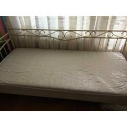 1 persoonsbed 90x200 met matras