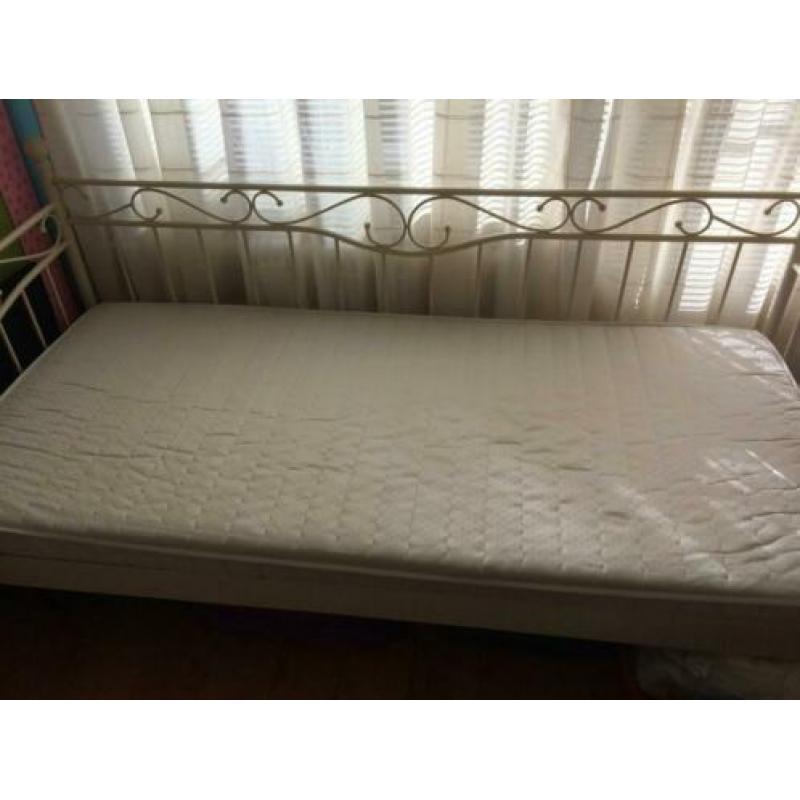 1 persoonsbed 90x200 met matras