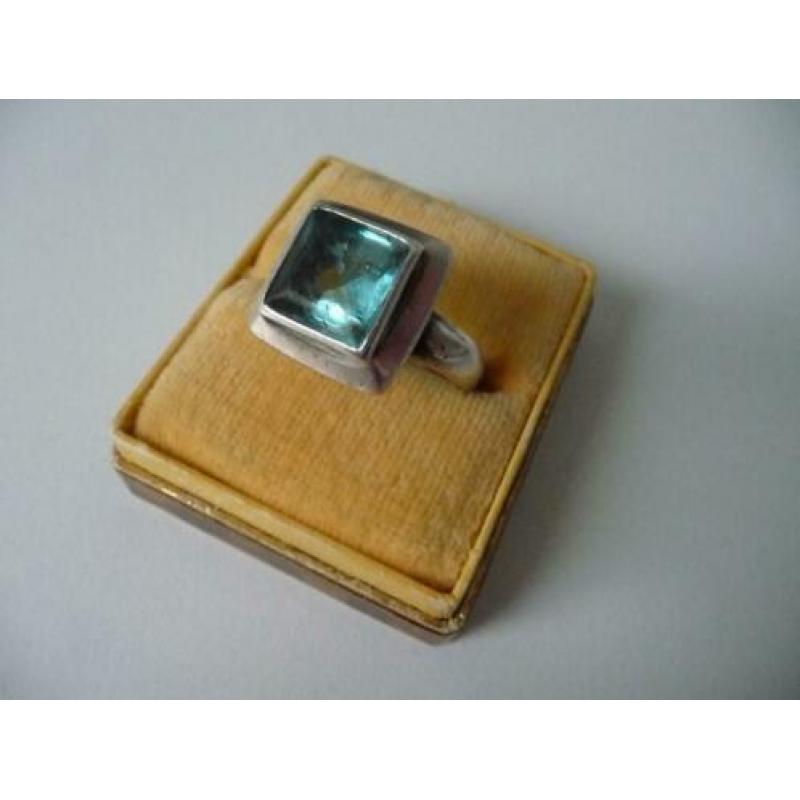 Fraaie mass.oud zilv.(925) ring met aquamarijn