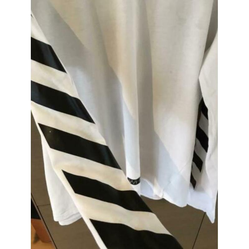 Off white t shirt