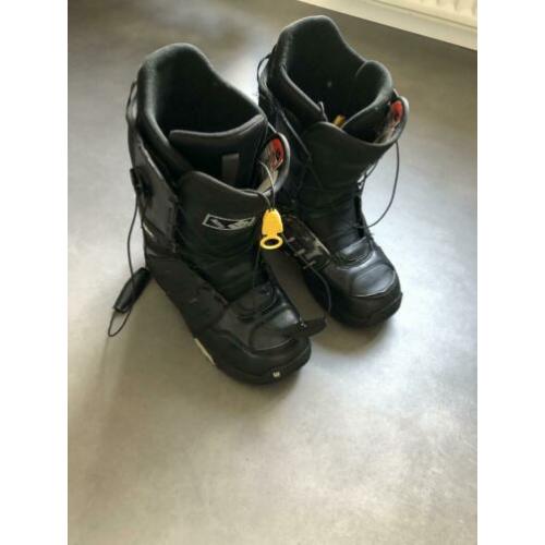 Burton snowboard schoenen 42,5