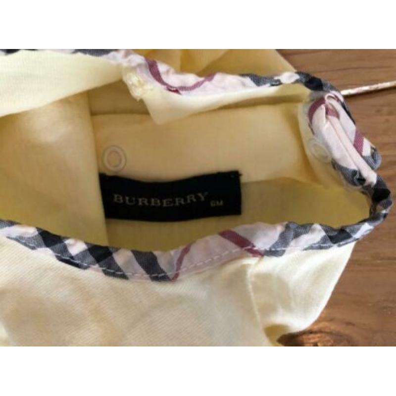 Burberry T-shirtje maat 62/67 zgan
