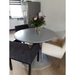 Ronde grijze eettafel 120 x 75