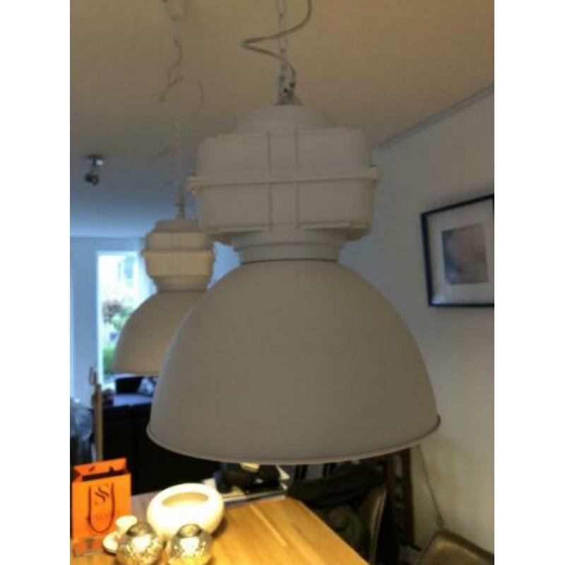 Industriële witte hanglamp