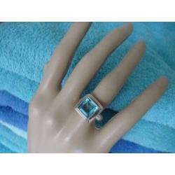 Fraaie mass.oud zilv.(925) ring met aquamarijn