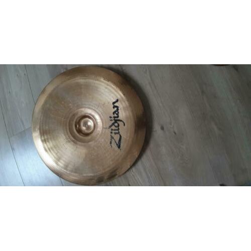 Bekkens , Zildjan , sabian, cowbell.