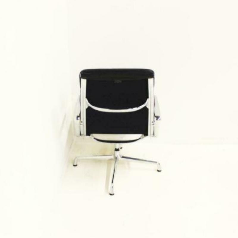 Vitra EA 216 Design Fauteuils, Leren Fauteuils, Nieuwstaat