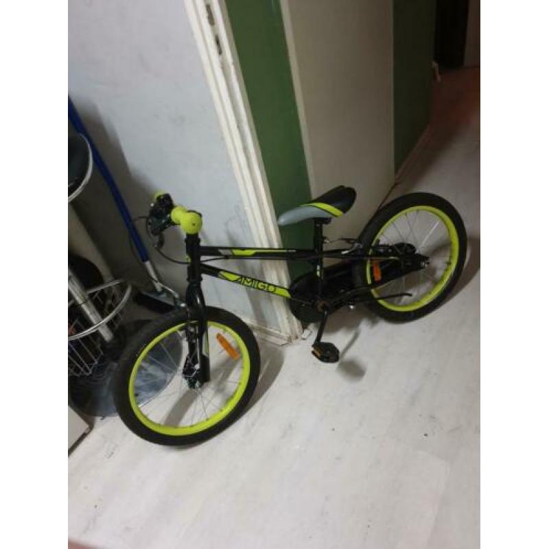 Amigo 18 inch race fiets. Zwart met neon groen/geel