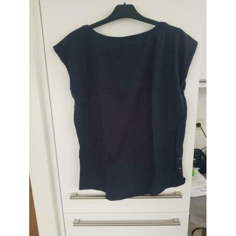 Donkerblauw t-shirt met print maat L NIEUW