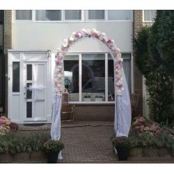 Bloemenboog te huur