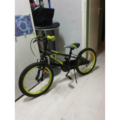 Amigo 18 inch race fiets. Zwart met neon groen/geel
