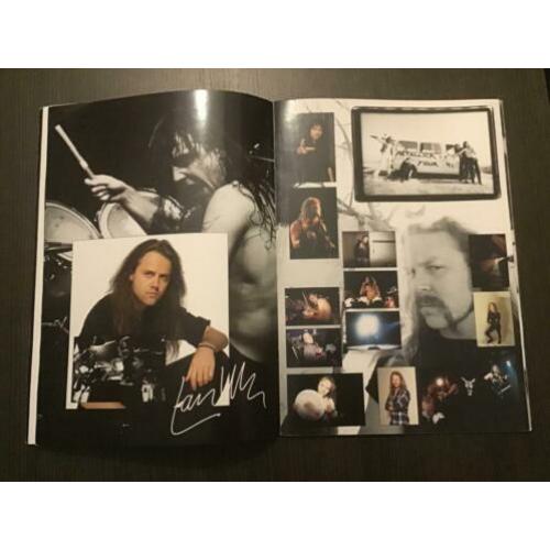 MetalIica tour boek Wherever We May Roam Tour Black Album