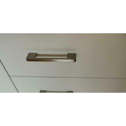 Stevige brede commode