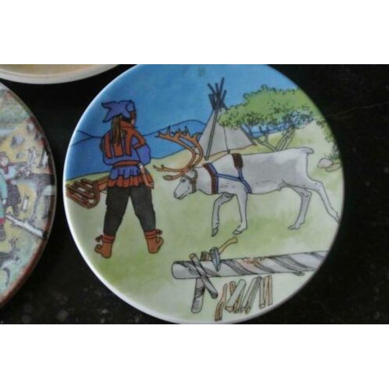 < Arabia Finland Wandbordjes 3 stuks zie foto's >