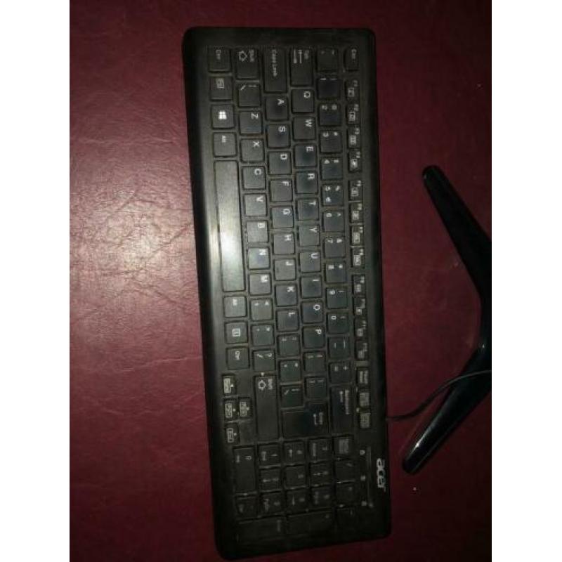 Acer aspire TC-780 met scherm en toetsenbord