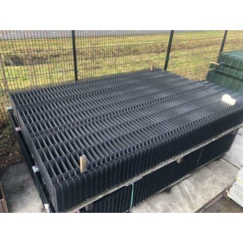 Compleet pakket: 105m1 Enkelstaafsmat 5x5mm Zwart RAL 9005