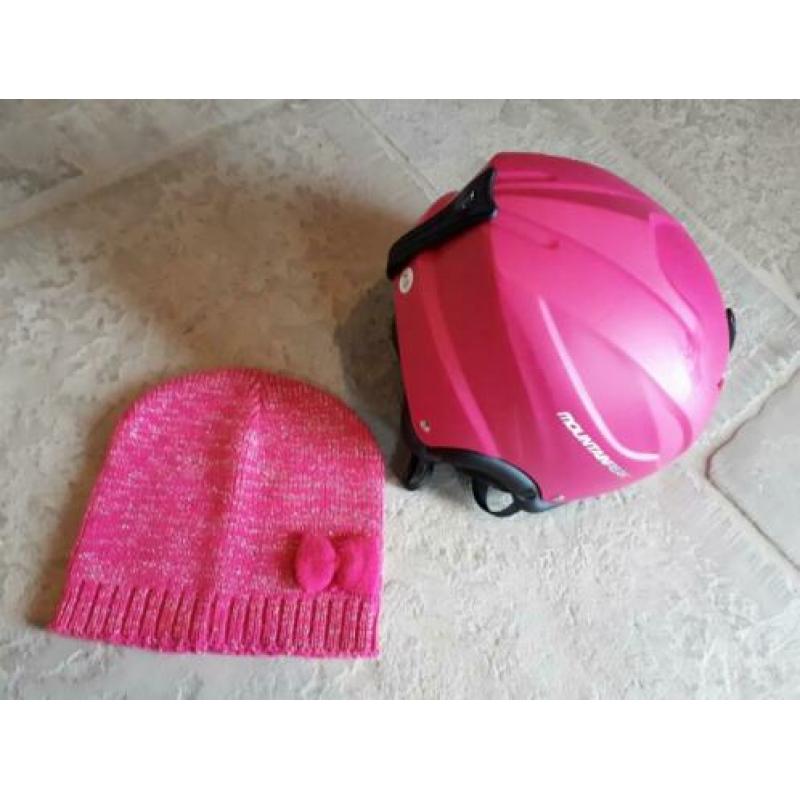 Ski broek, helm en muts draagmaat 140 146