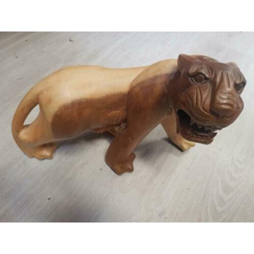 Houten beeld tijger