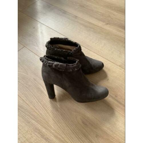 Mooie enkellaarsjes van UNISA maat 39