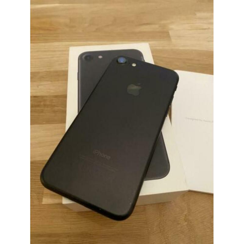 Apple iPhone 7 32GB zwart zo goed als nieuw!