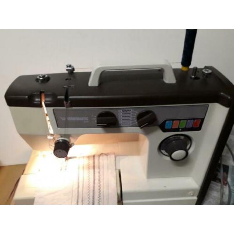 Naaimachine VENDOMATIC zo goed als nieuw