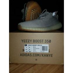 Yeezy boost 350 v2