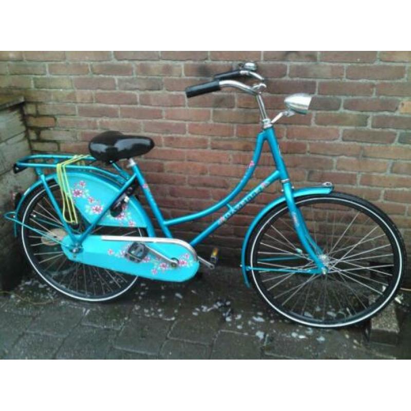 Mooie zwarte 26inch Gazelle Madelief OMAfiets nw licht va 9j