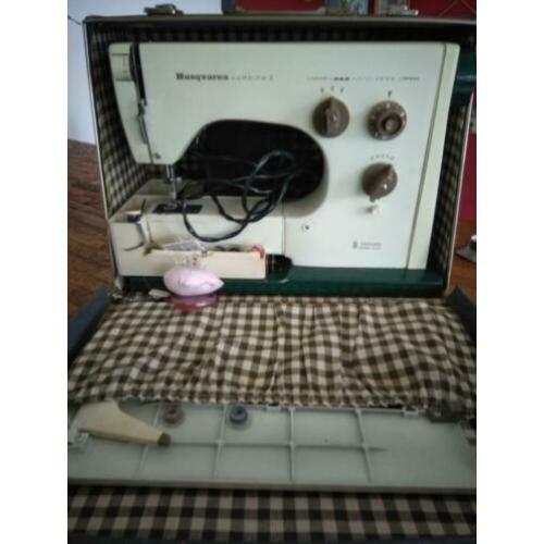 Husqvarna combina 2 naaimachine