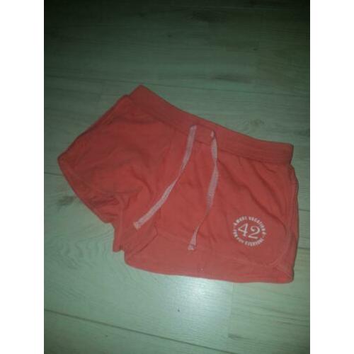 Korte broek maat 134 140
