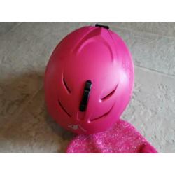 Ski broek, helm en muts draagmaat 140 146