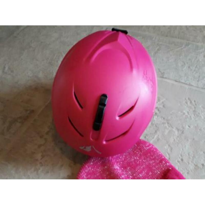 Ski broek, helm en muts draagmaat 140 146