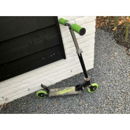 Kleine step gebruikt verstelbaar stuur in hoogte