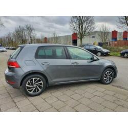 Volkswagen Golf 1.0 TSI Highline Facelift 116PK 6 Bak Camera