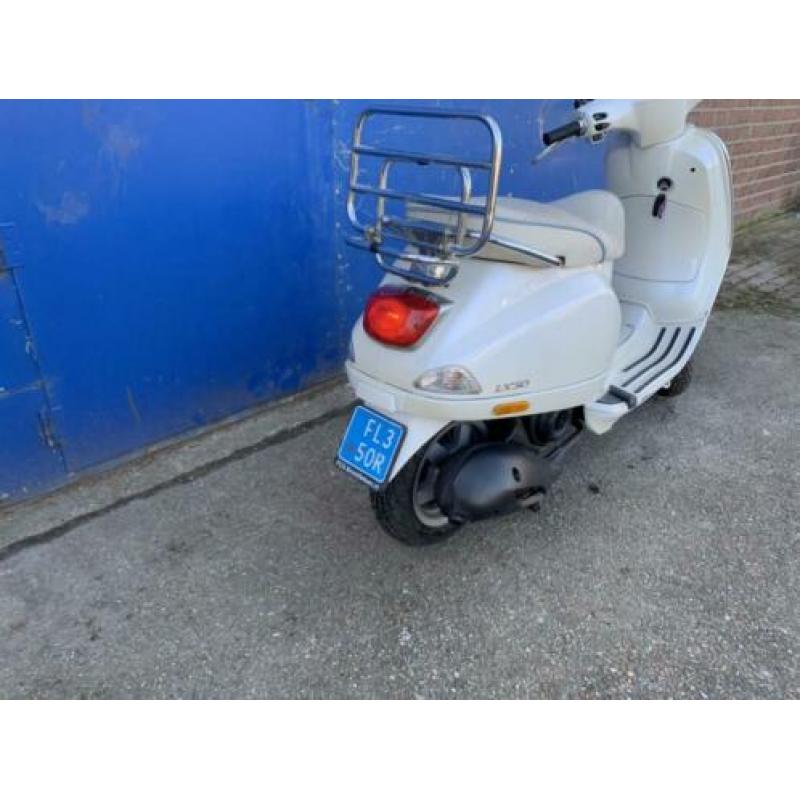 Vespa LX50 4T Snor / Blauw Kenteken
