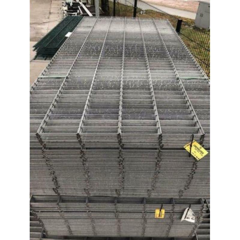 40m Gegalvaniseerd Hekwerk 123cm hoog - 2e keus palen