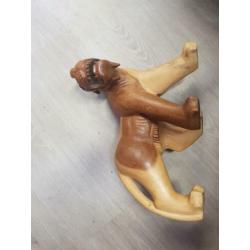 Houten beeld tijger